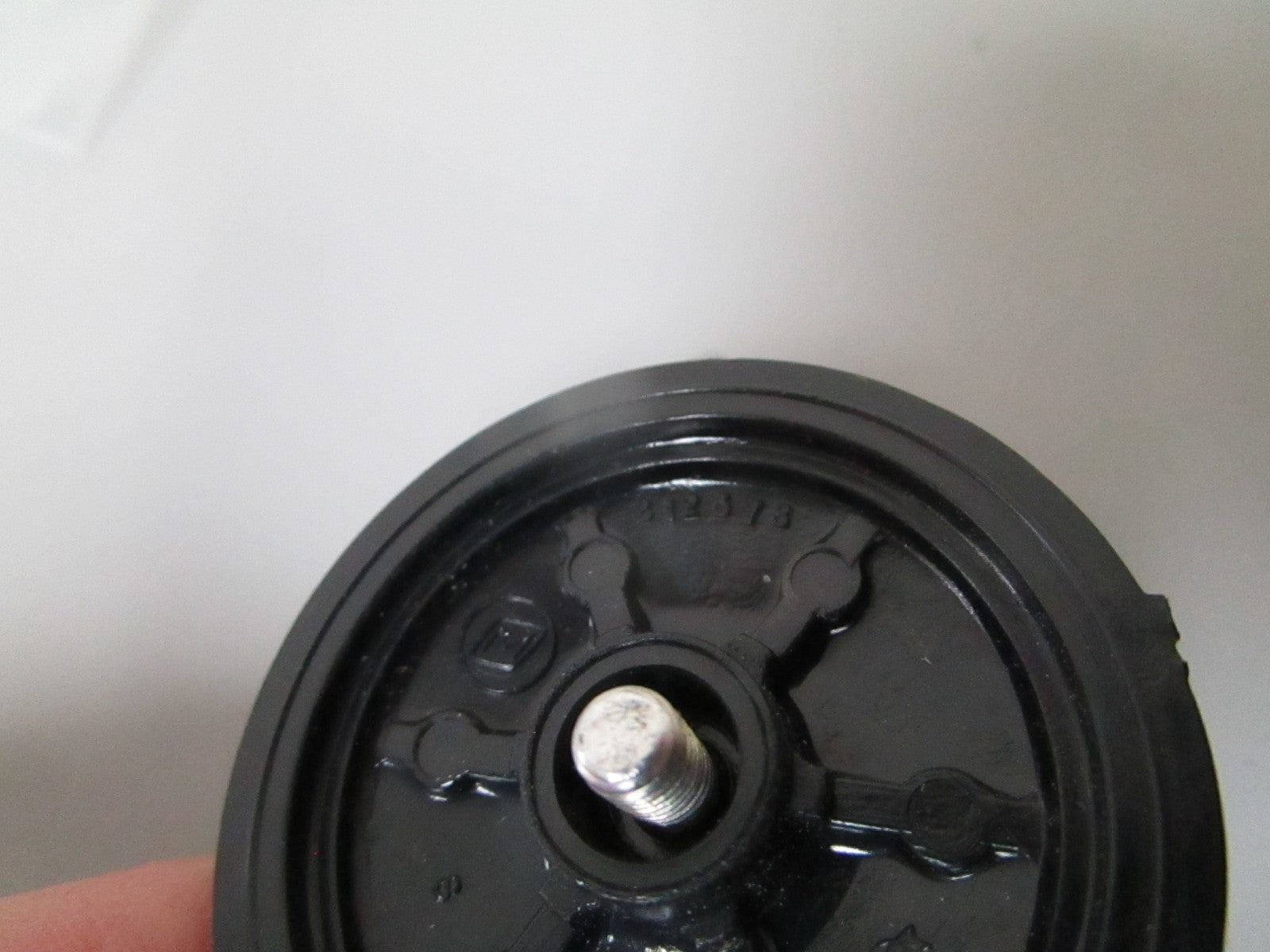 NEW OEM 312678 312677 OMC Johnson Evinrude Filter Cap & Screw 0810