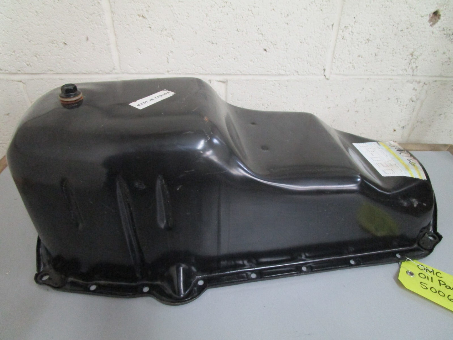 *NEW OEM* 0820 OMC Johnson Evinrude Oil Pan 5006166