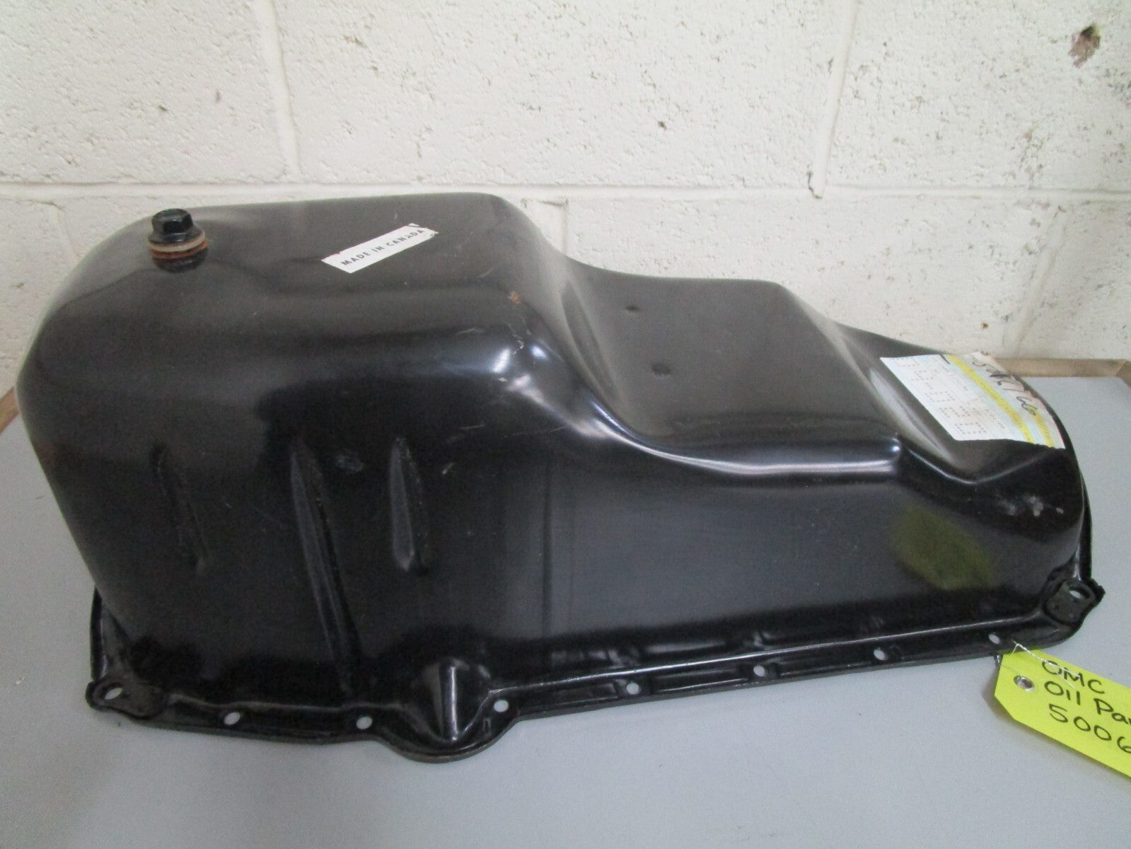 *NEW OEM* 0820 OMC Johnson Evinrude Oil Pan 5006166