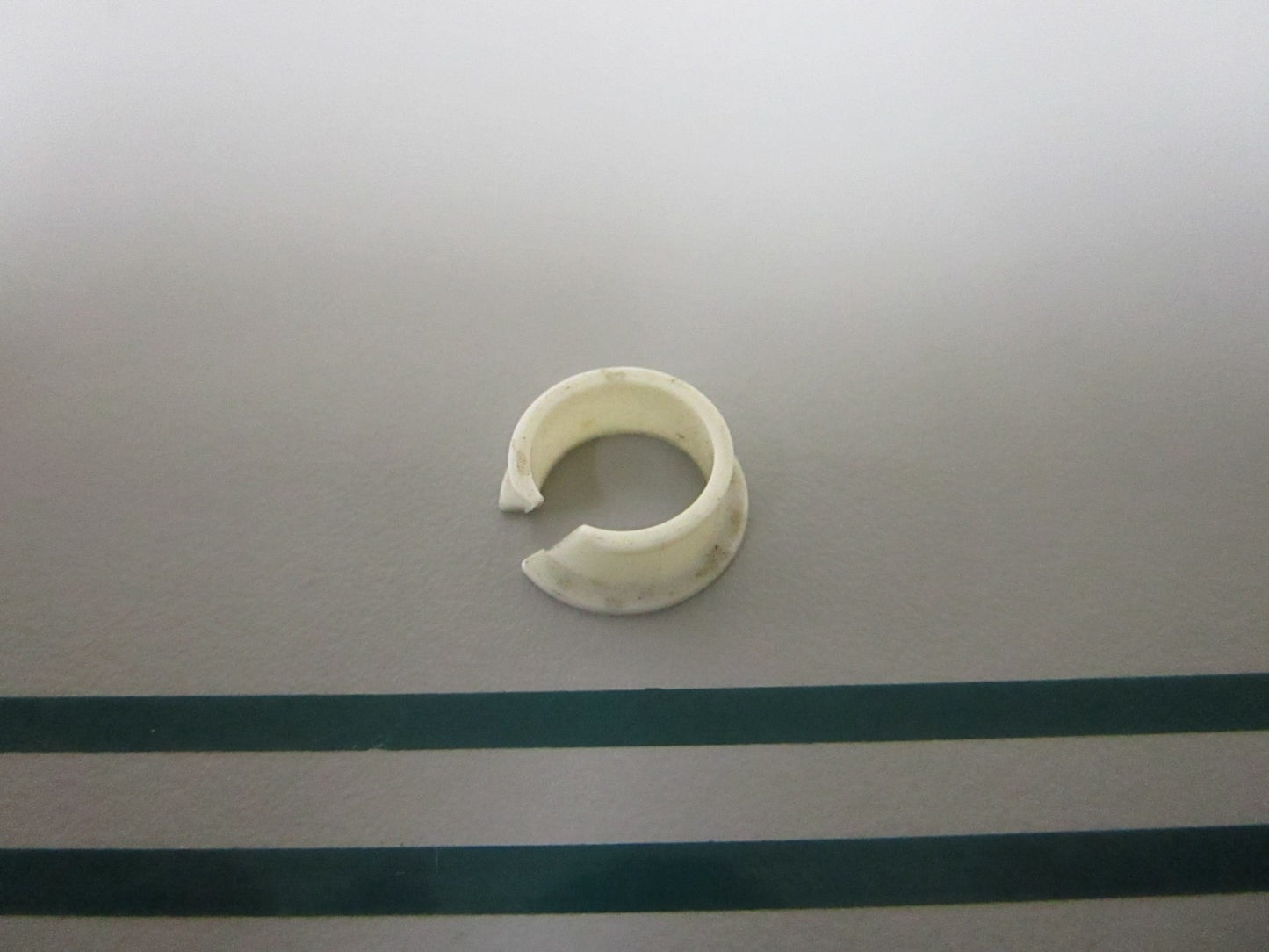 NEW OEM 318194 0318194 OMC Johnson Evinrude Bushing 0810