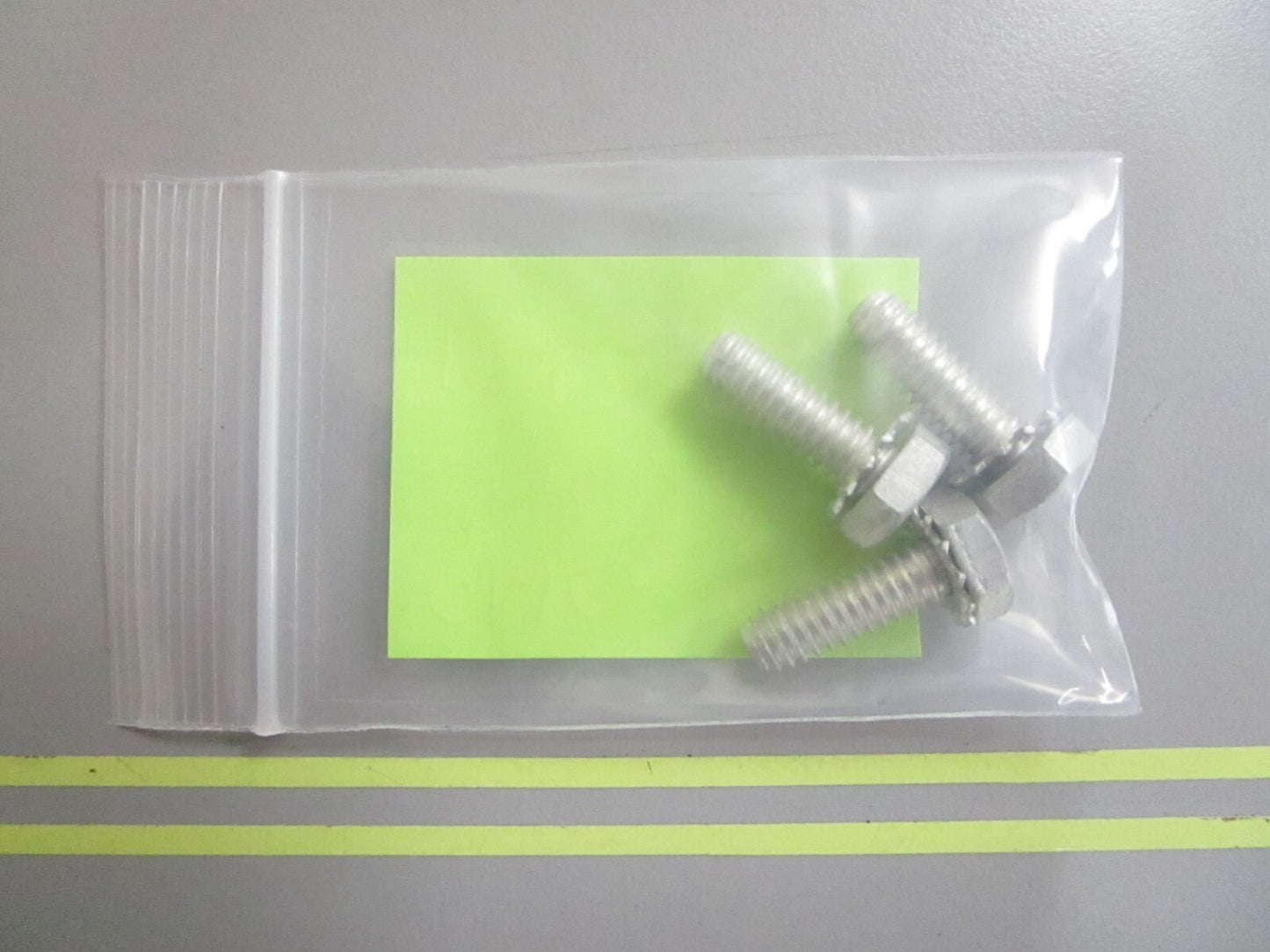 *NEW OEM* (LOT OF 3) 0810 OMC Johnson Evinrude Screw 123290 0123290