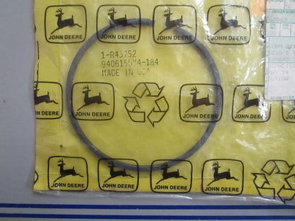 *NEW OEM* 0820 John Deere Ring R43752