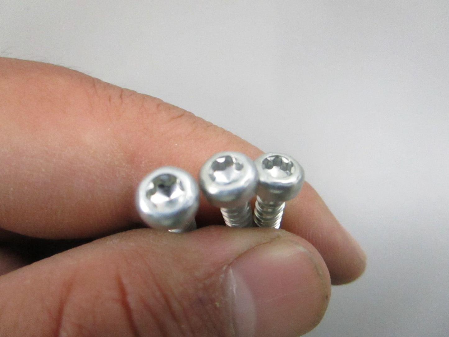 NEW OEM 2205331 Polaris Cover Screws Kit 0810