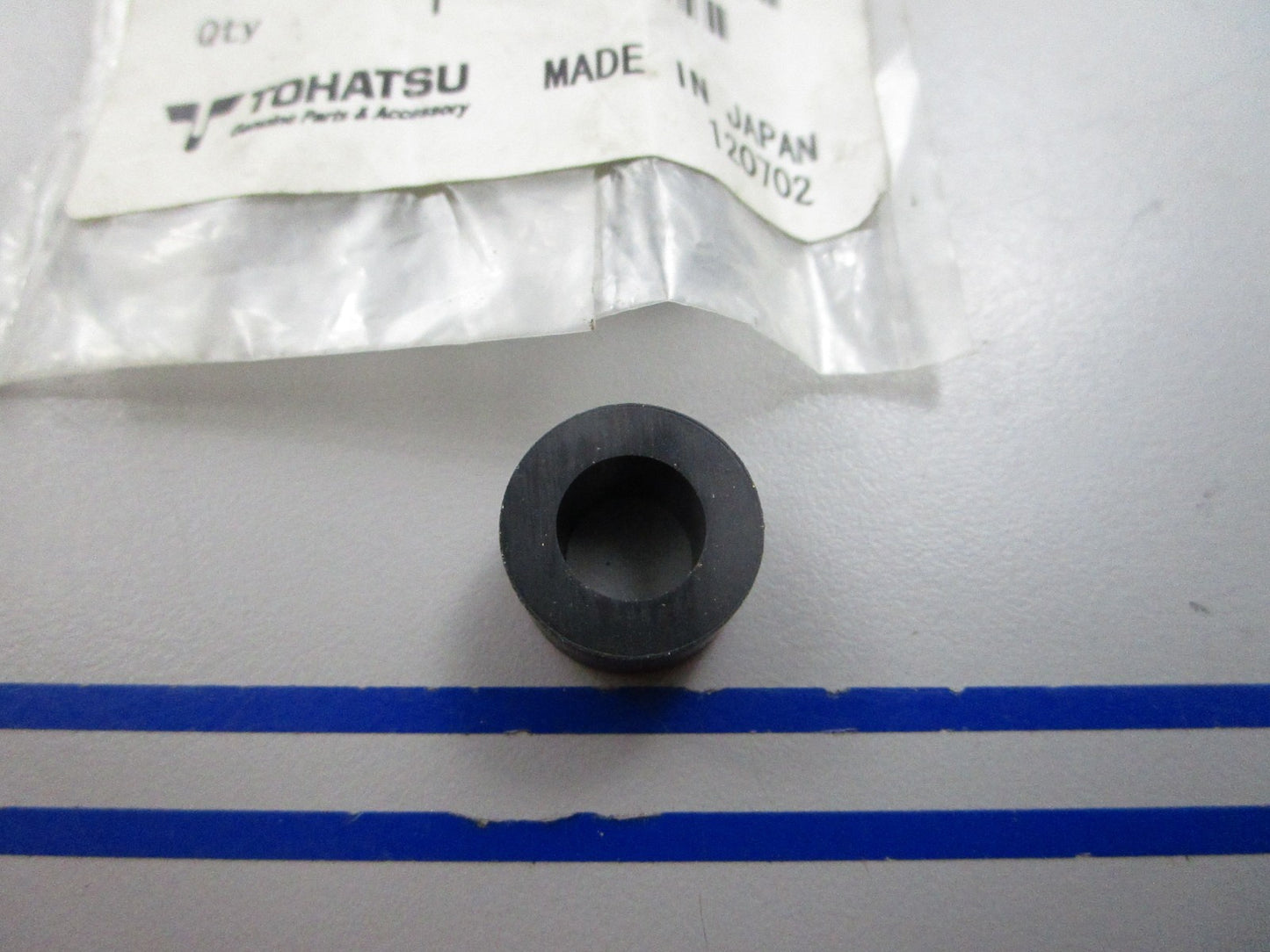 NEW OEM 3R3-06302-0 3R3063020 Tohatsu Rubber Mount 0810