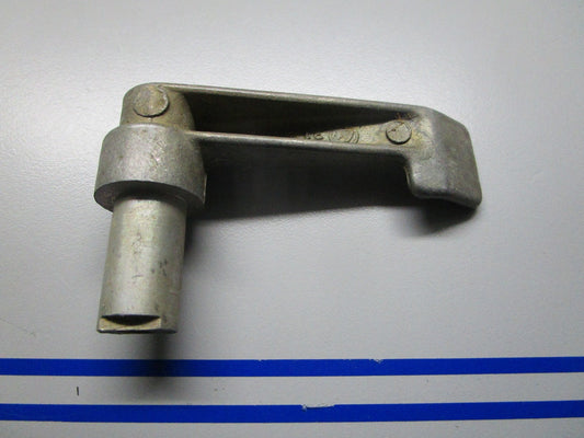 *NEW OEM* 0810 OMC Johnson Evinrude Latch Handle 312184 0312184