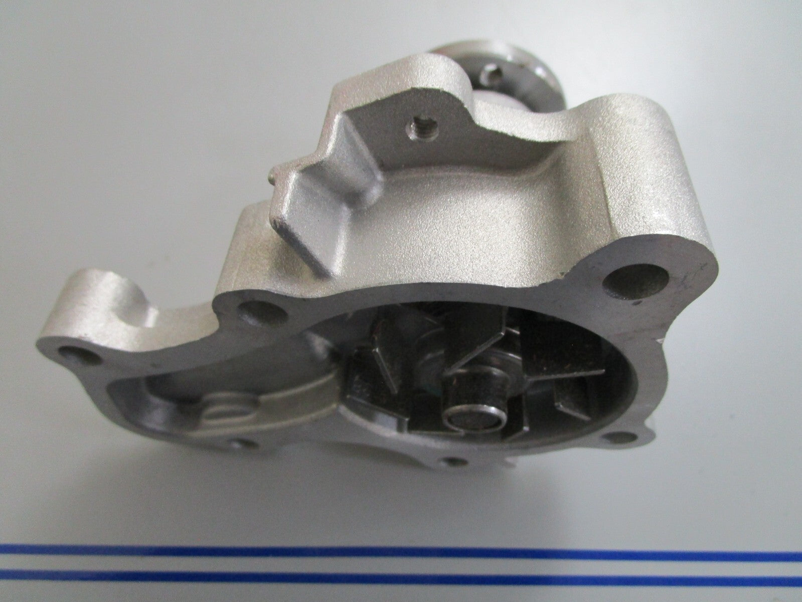 *NEW* 0820 Airtex Water Pump AW9359