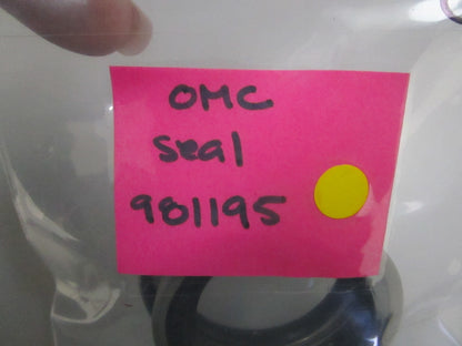 *NEW OEM* 0810 OMC Johnson Evinrude Seal 981195 0981195