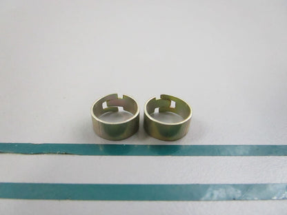 NEW OEM (LOT OF 2) 328438 0328438 OMC Johnson Evinrude Retainer 0810