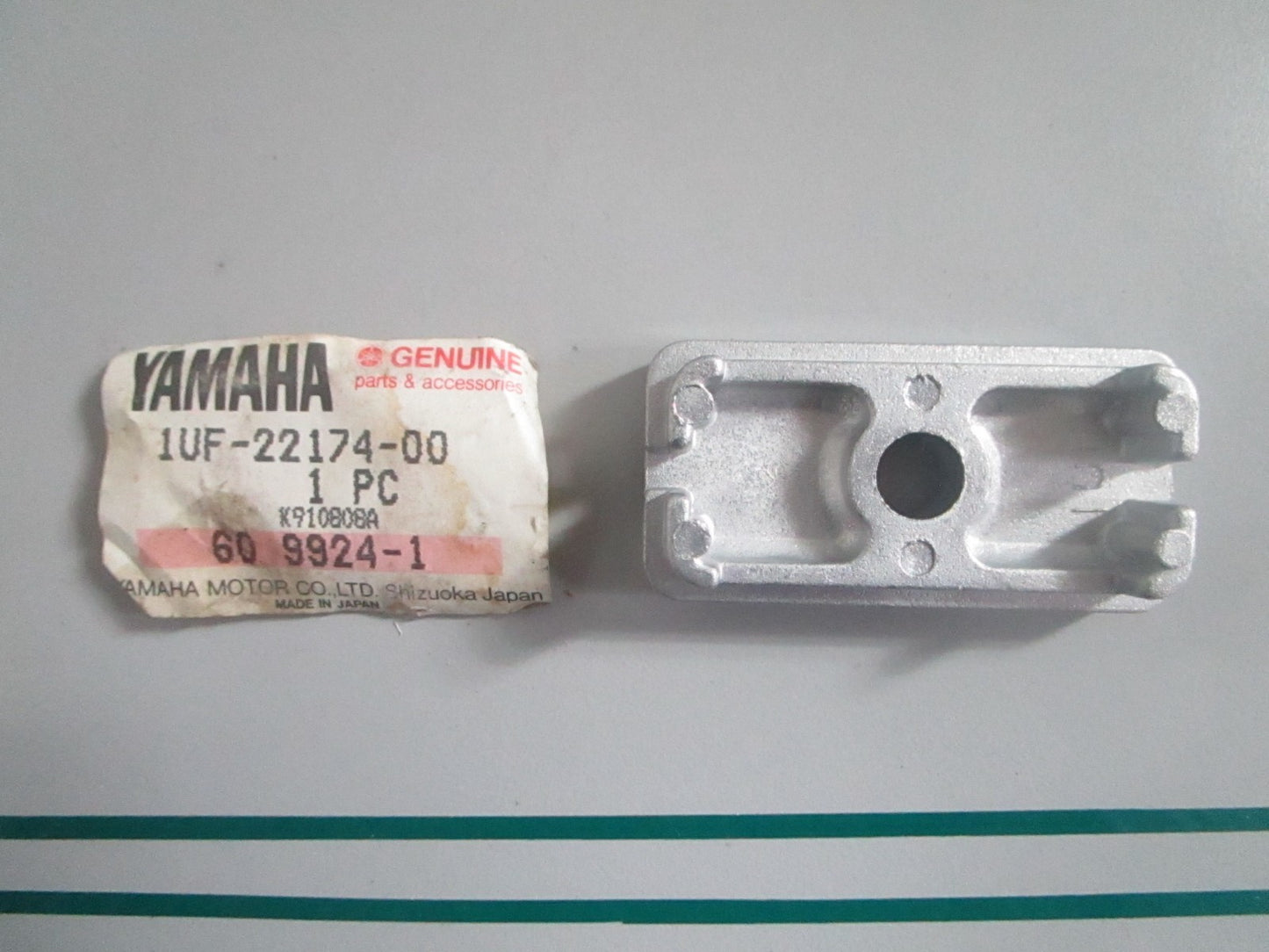 NEW OEM 1UF-22174-00-00 Yamaha End 0820