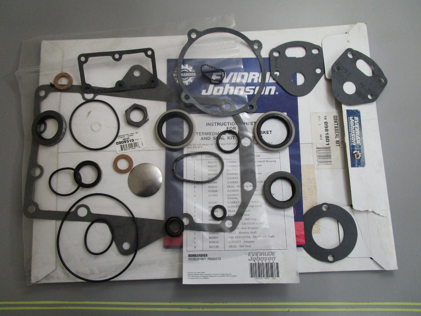 *NEW OEM* 0820 OMC Johnson Evinrude Gasket & Seal Kit 981801 0981801