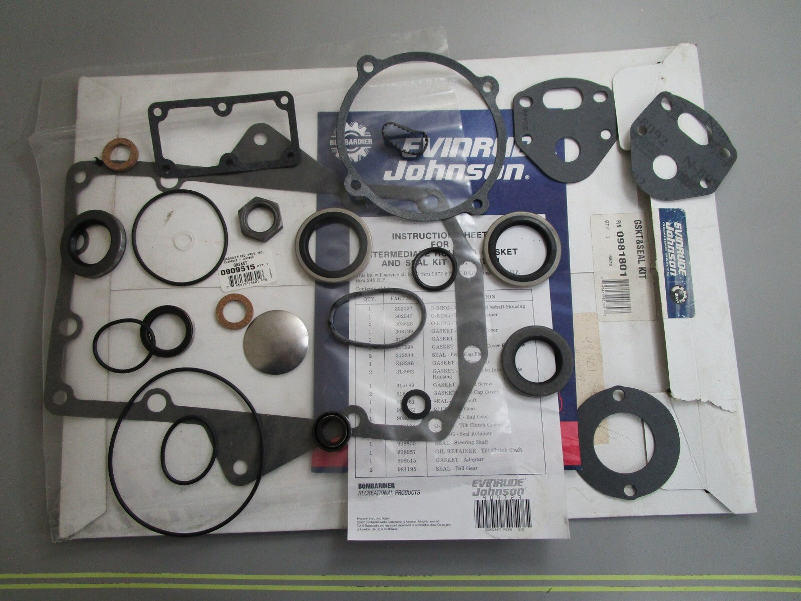 *NEW OEM* 0820 OMC Johnson Evinrude Gasket & Seal Kit 981801 0981801