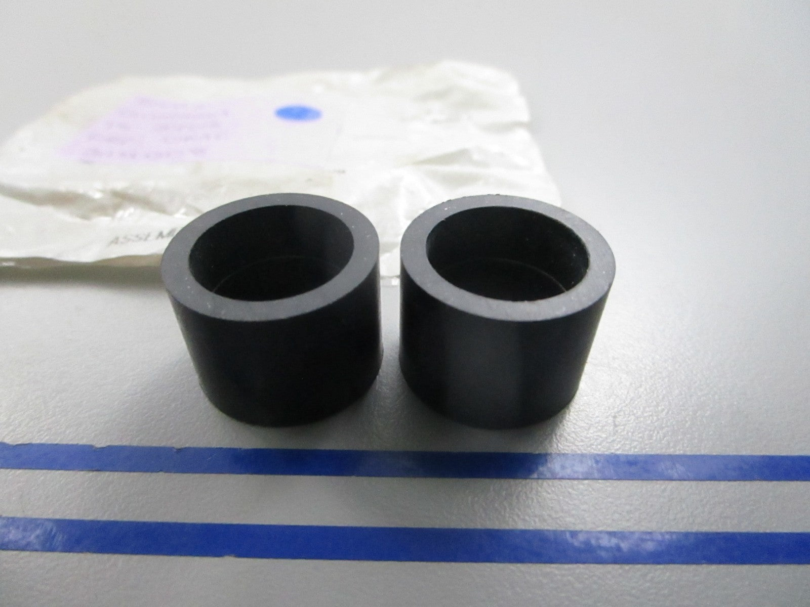NEW (LOT OF 2) 18-2703 Replaces: OMC 314008 0314008 Sierra Grommet 0810