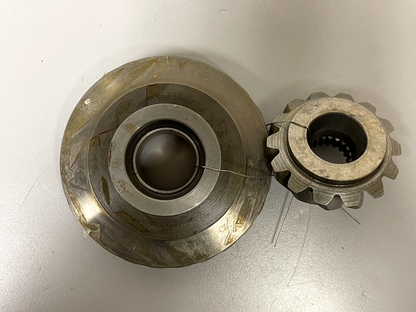 *NEW OEM* 0670 OMC Johnson Evinrude Pinion and Forward Gear 910993 983141