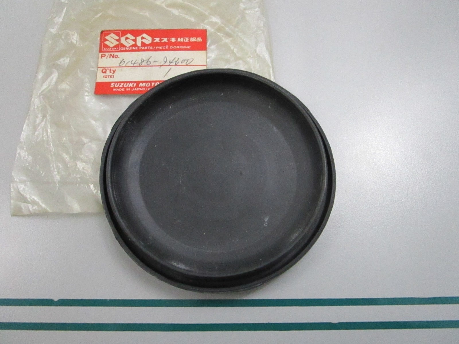 NEW OEM 61486-94600 Suzuki Cover Cap 0810