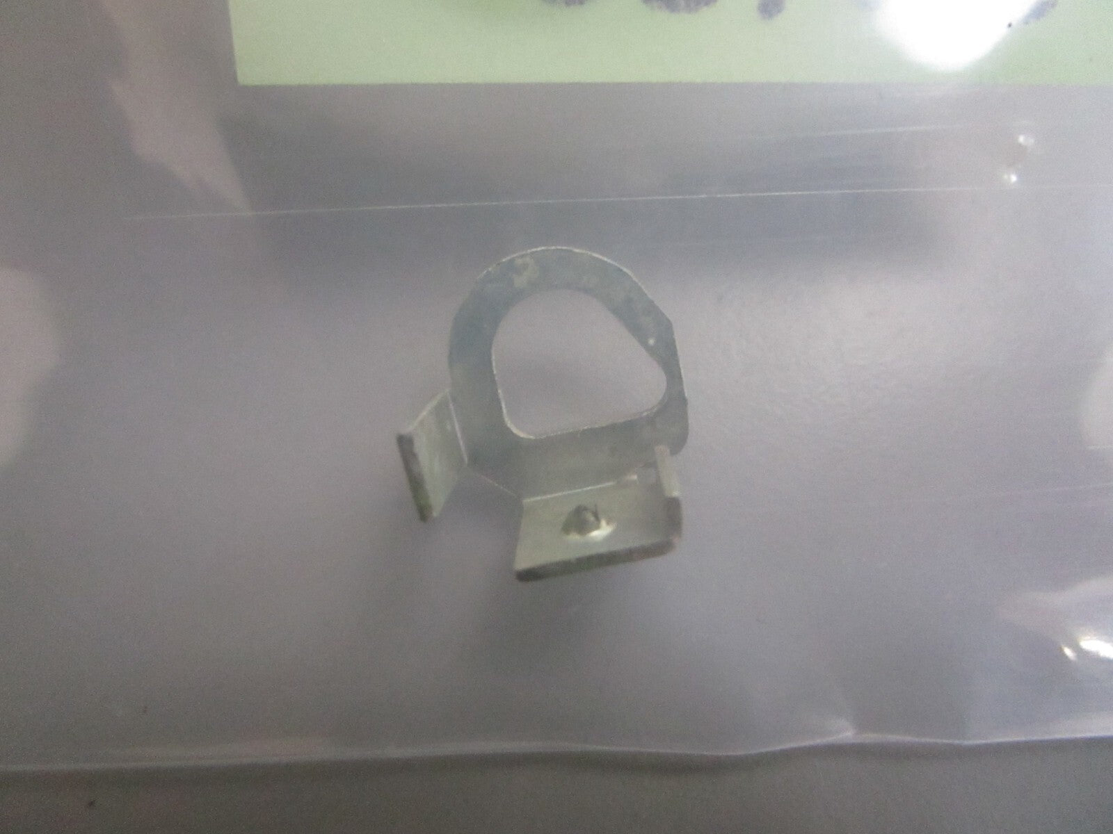 *NEW OEM* 0810 OMC Johnson Evinrude Oiler Clip 510188 0510188