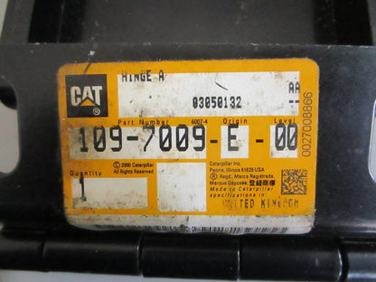 *NEW OEM* 0820 CAT Hinge Assy 109-7009
