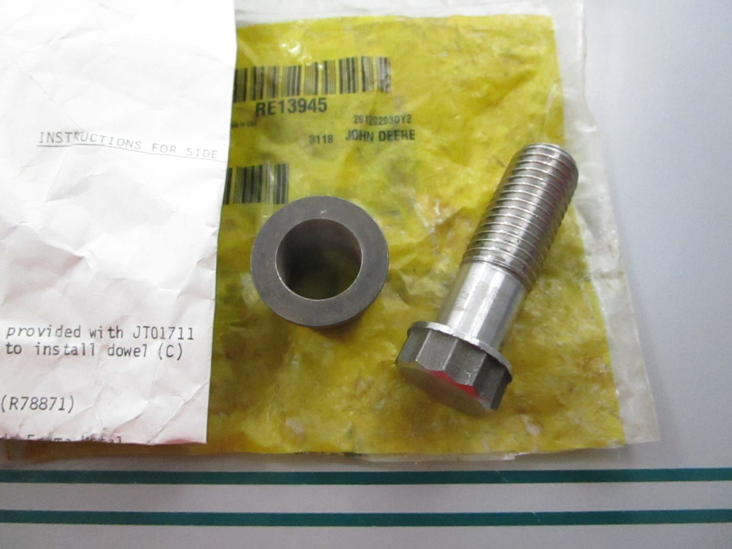 NEW OEM RE13945 John Deere Kit 0810