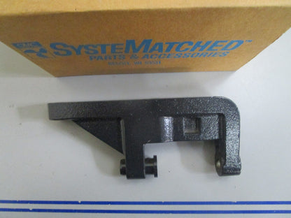 *NEW OEM* 0820 OMC Johnson Evinrude Bracket 3854068