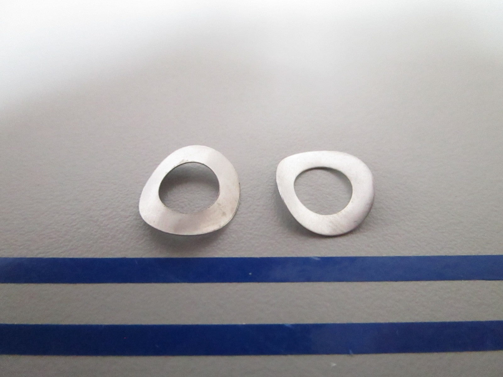 NEW OEM (LOT OF 2) 204757 0204757 OMC Johnson Evinrude Wave Washer 0810