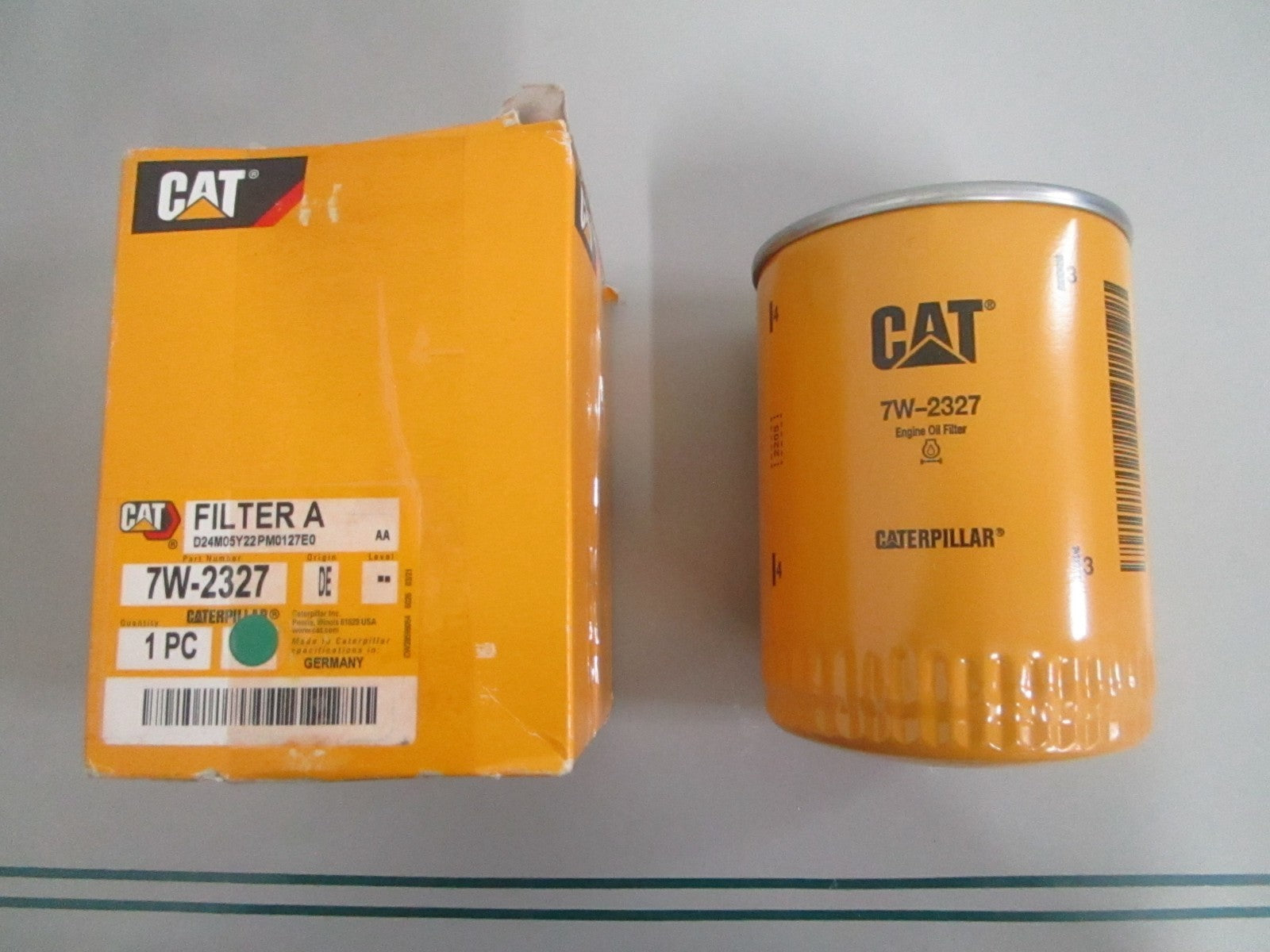 Caterpillar 7W-2327 Standard Efficiency Engine Oil Filter NEW OEM 0820