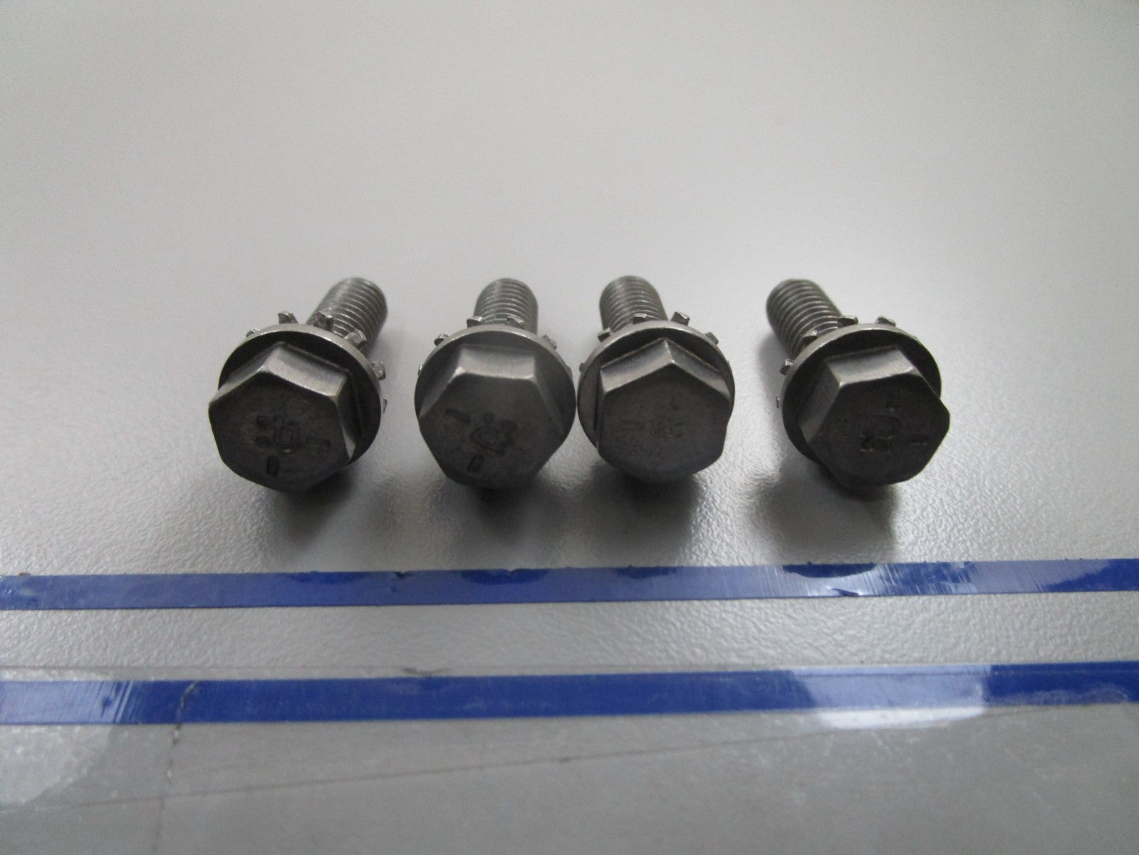 *NEW OEM* (LOT OF 4) 0810 OMC Johnson Evinrude Screw 309705 0309705