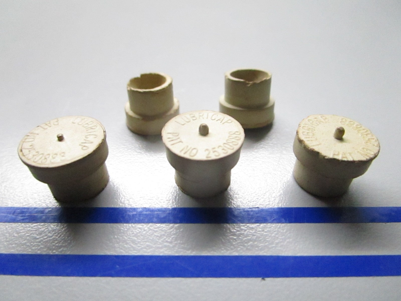 *NEW OEM* (LOT OF 5) 0810 OMC Johnson Evinrude Cap 908247 0908247