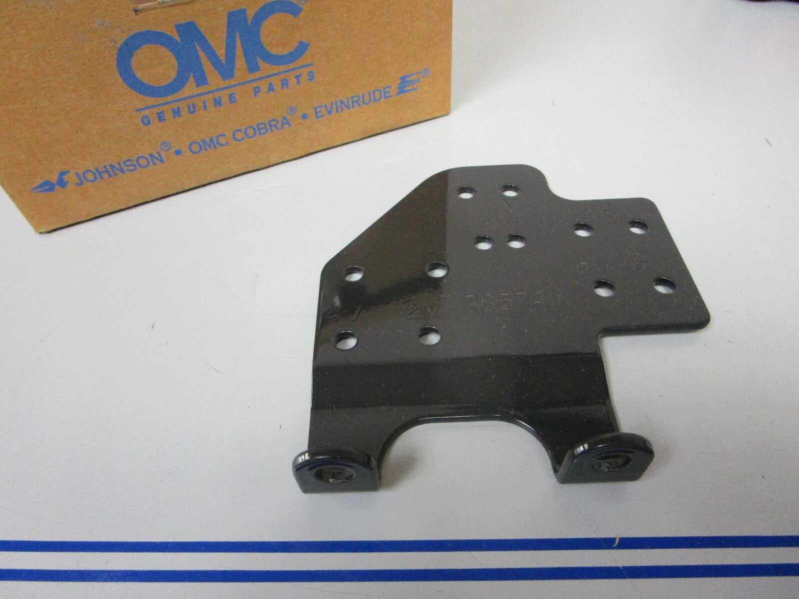 *NEW OEM* 0720 OMC Johnson Evinrude Volvo Bracket 3857411