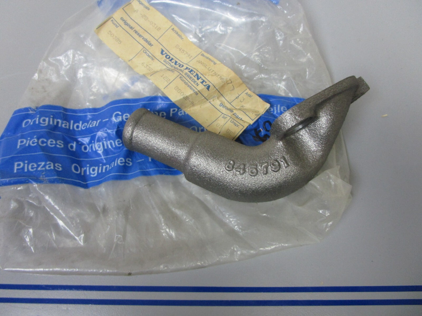 *NEW OEM* 0720 Volvo Penta Connector 845791