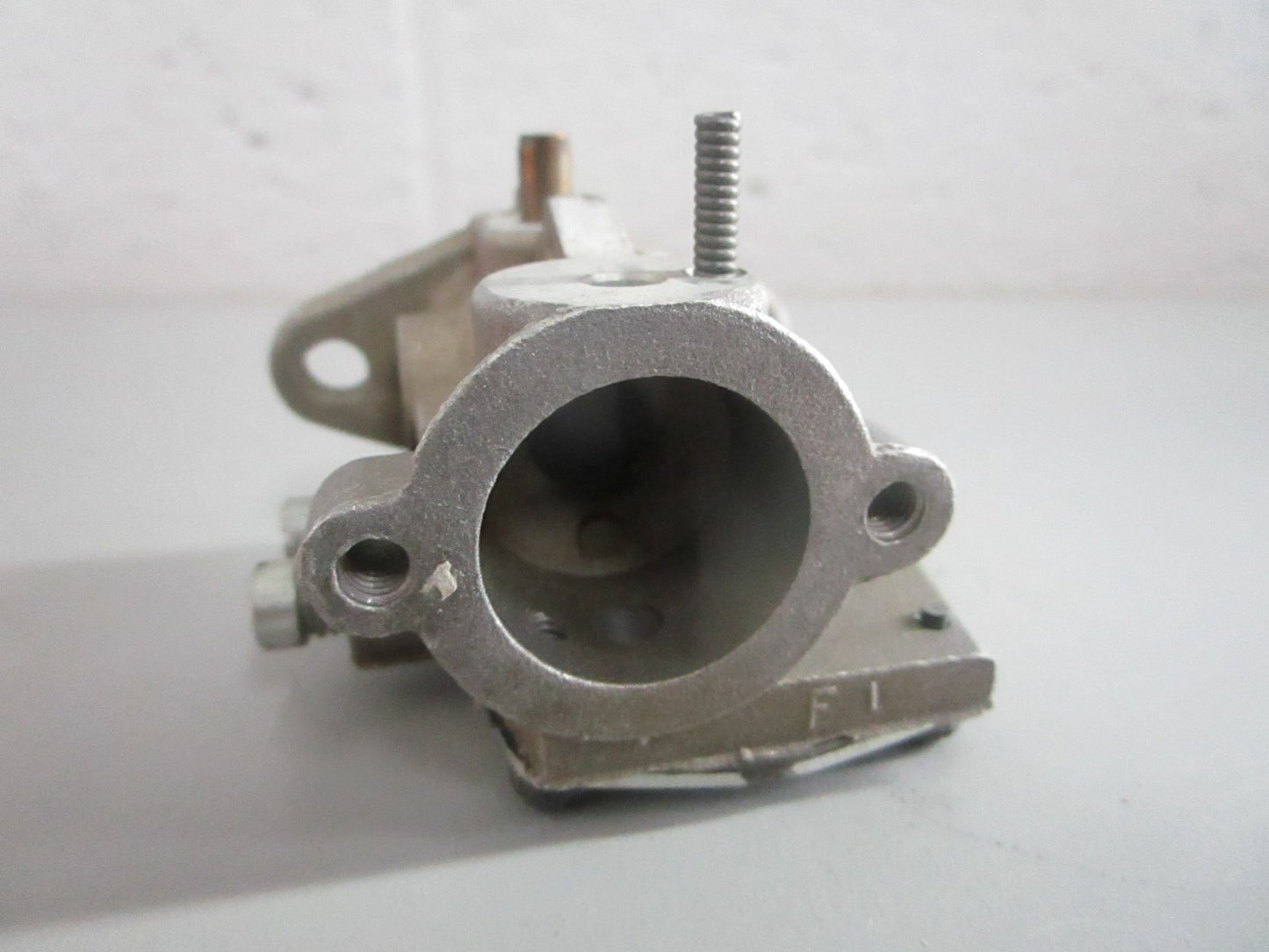 NEW OEM 631985 Tecumseh Carburetor 0820