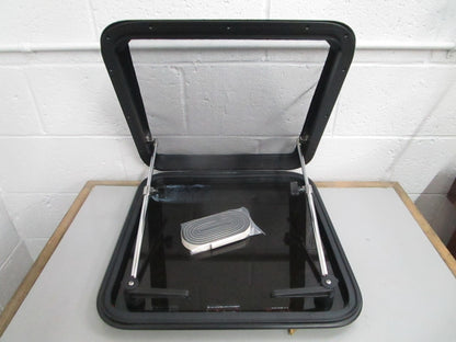 *NEW OEM* 0820 Taylor Made 19.25×19.25 Access and Ventilation Hatch 188712