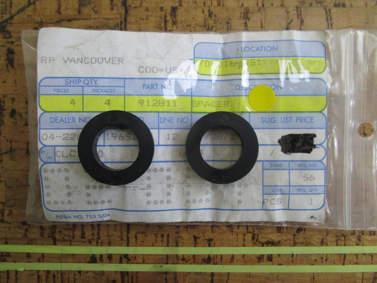 *NEW OEM* (LOT OF 2) 0810 OMC Johnson Evinrude Spacer 912811 0912811