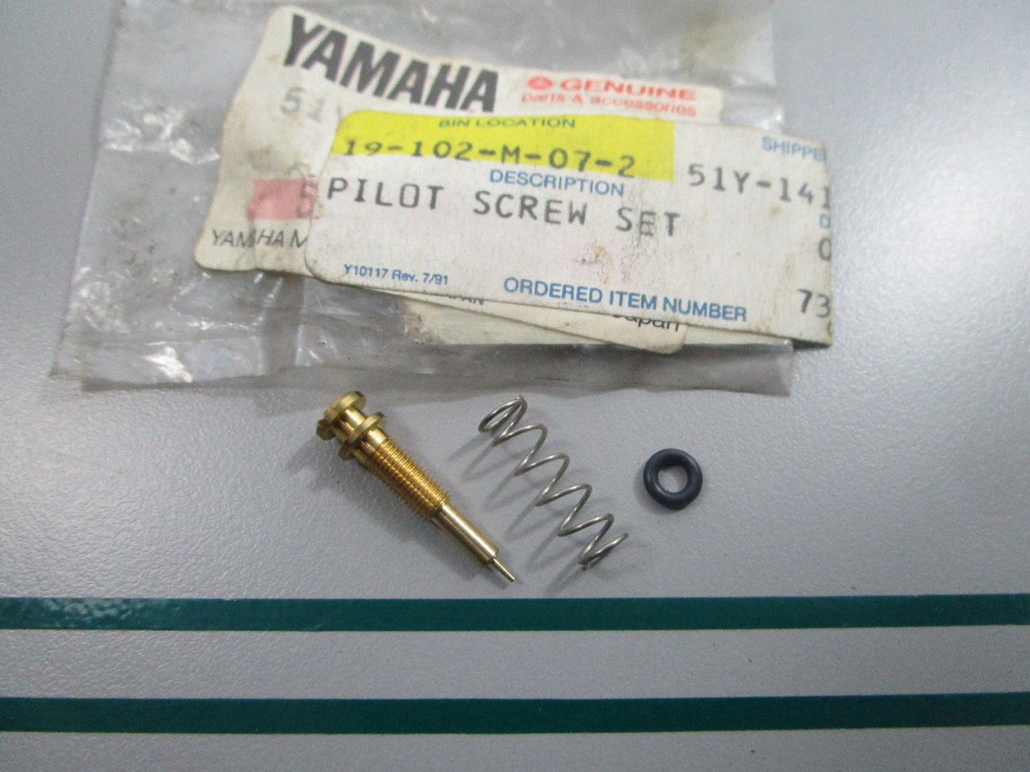 NEW OEM 51Y-14105-00-00 Yamaha Pilot Screw 0810