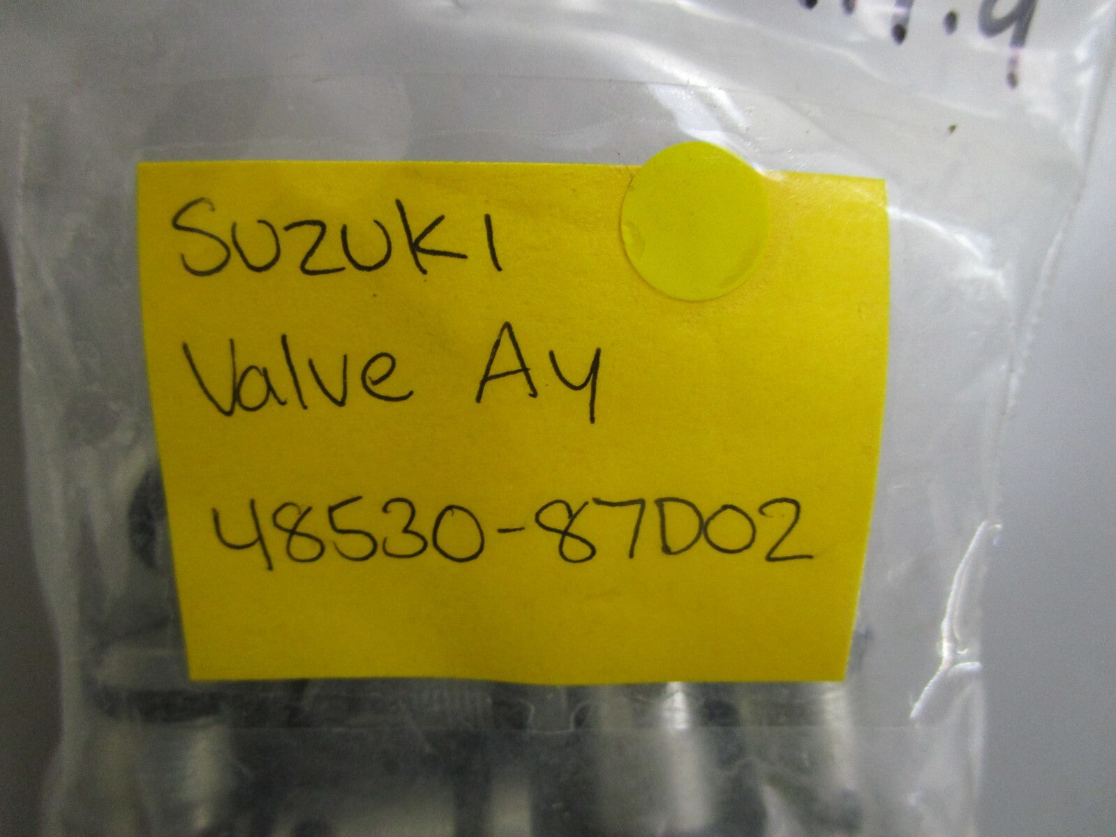 *NEW OEM* 0810 Suzuki Valve Assembly 48530-87D02