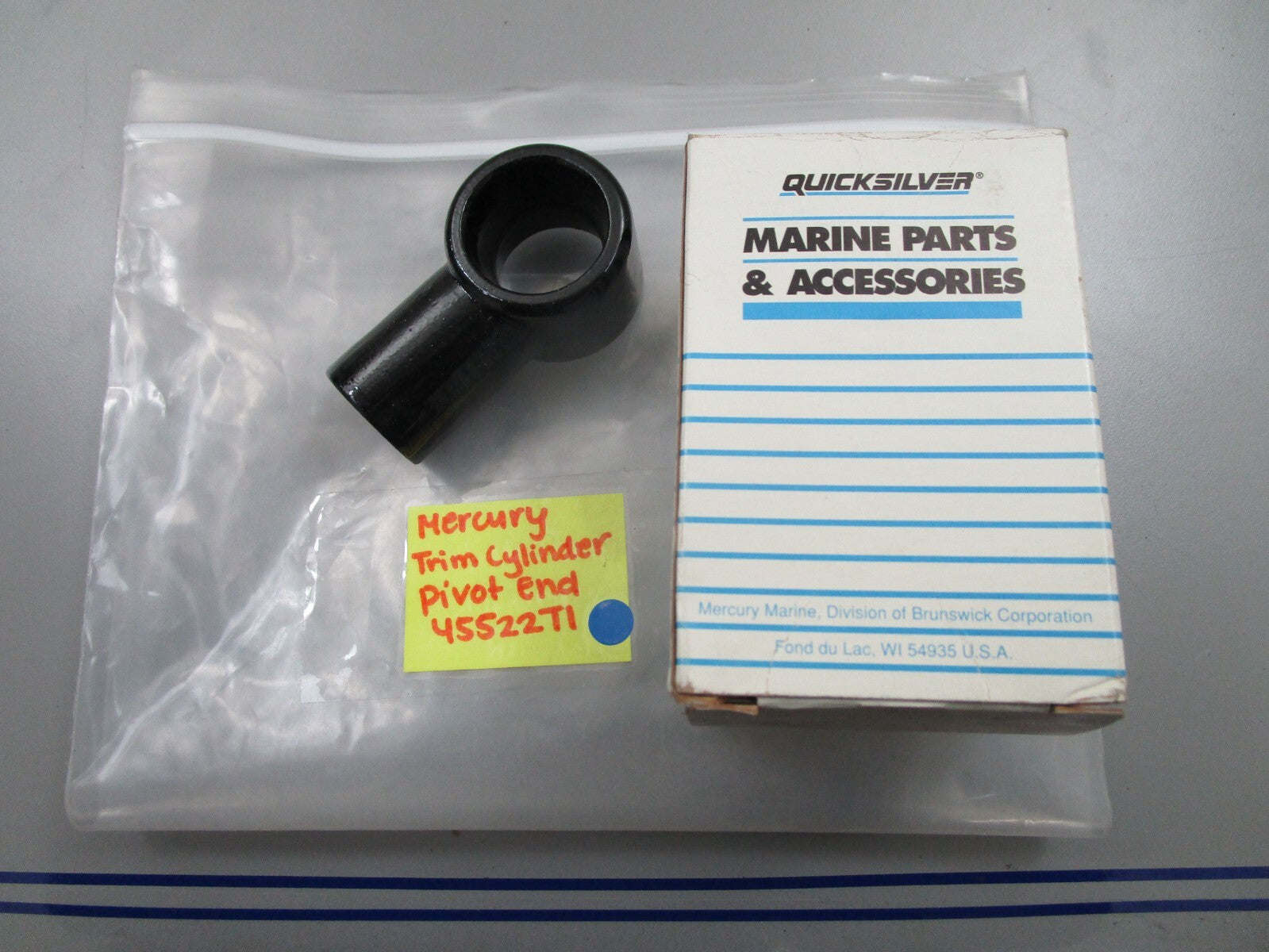 *NEW OEM* 0810 Mercury Quicksilver Trim Cylinder Pivot End 45522T1