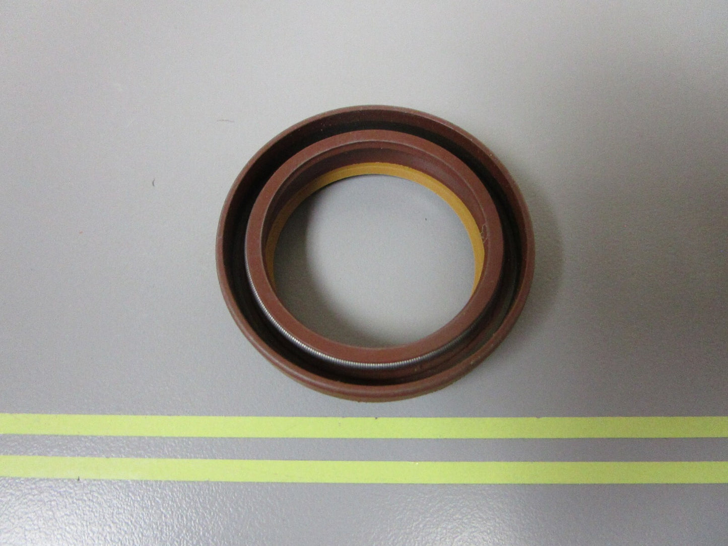 *NEW OEM* 0810 OMC Johnson Evinrude Seal 337085 0337085