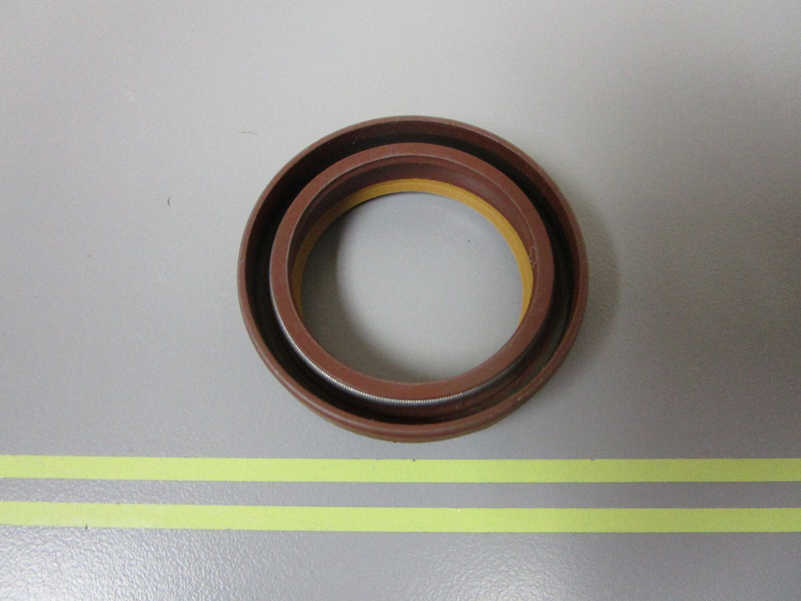 *NEW OEM* 0810 OMC Johnson Evinrude Seal 337085 0337085