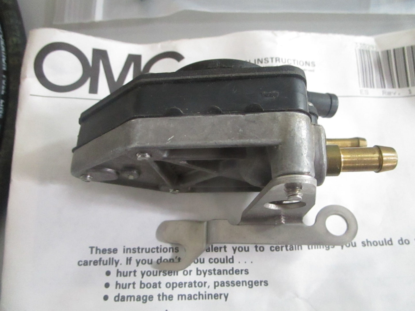 NEW OEM 431960 0431960 OMC Johnson Evinrude Fuel Pump Kit 0820