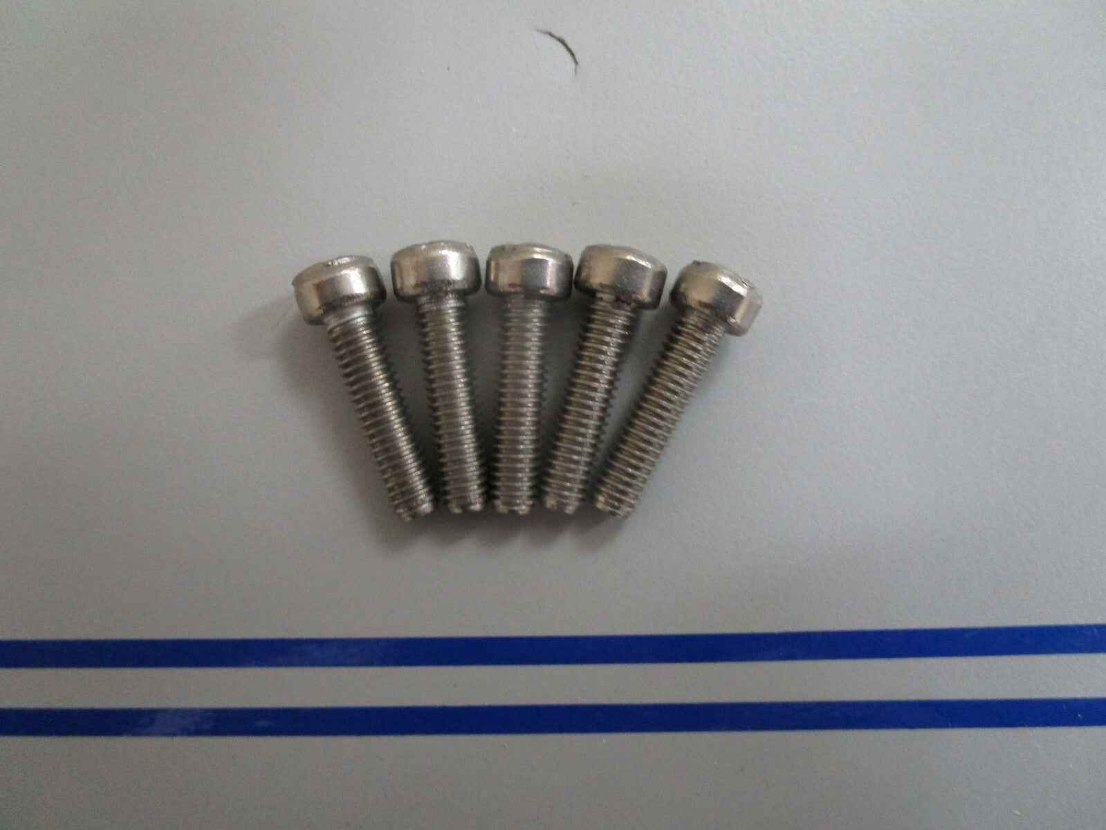 *NEW OEM* (LOT OF 5) 0770 OMC Johnson Evinrude Screw 310303 0310303