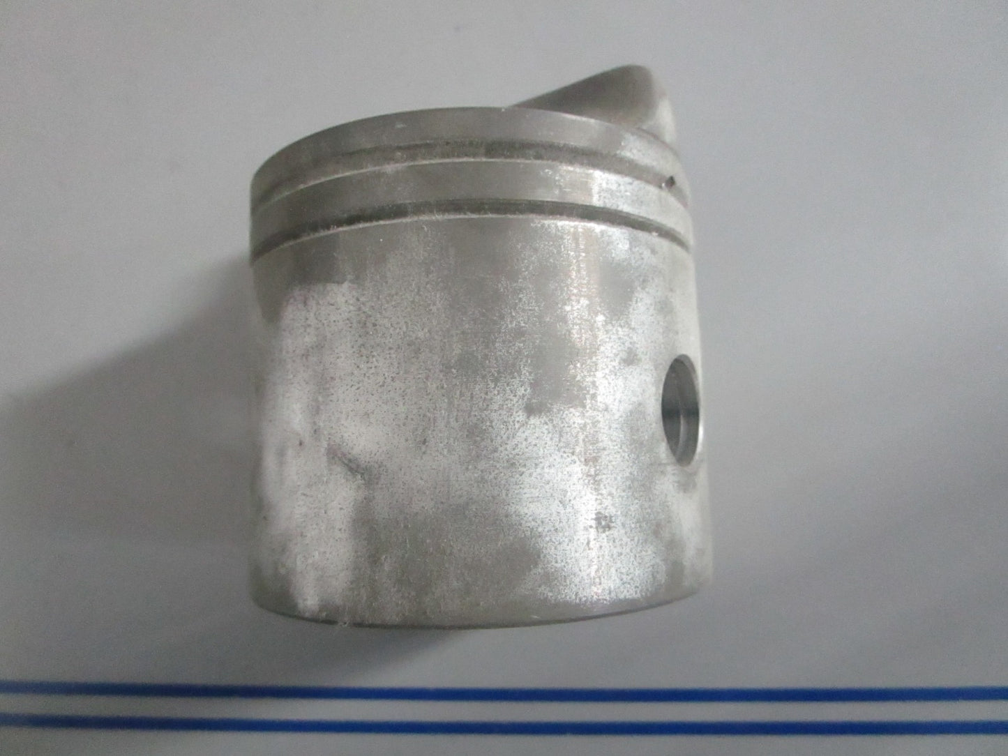 NEW OEM 389155 0389155 323604 OMC Johnson Evinrude Piston 0820
