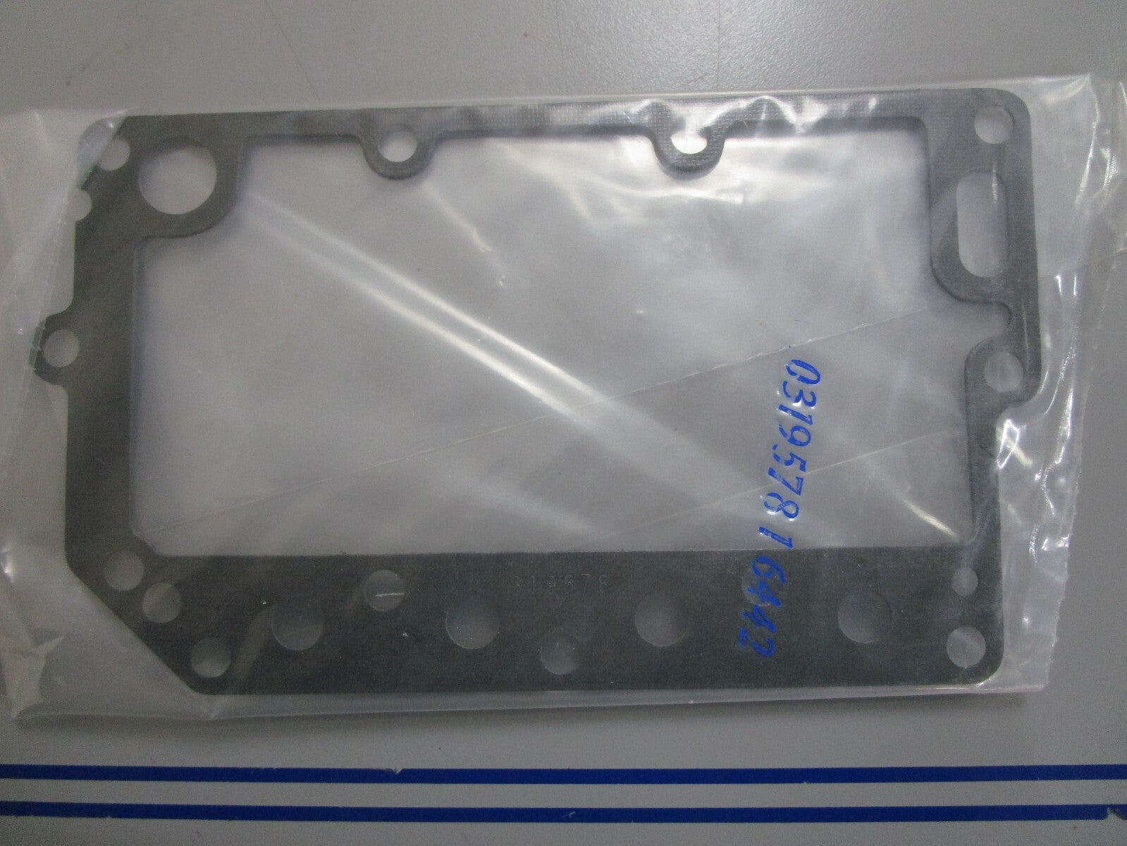 *NEW OEM* 0810 OMC Johnson Evinrude Gasket 319578 0319578
