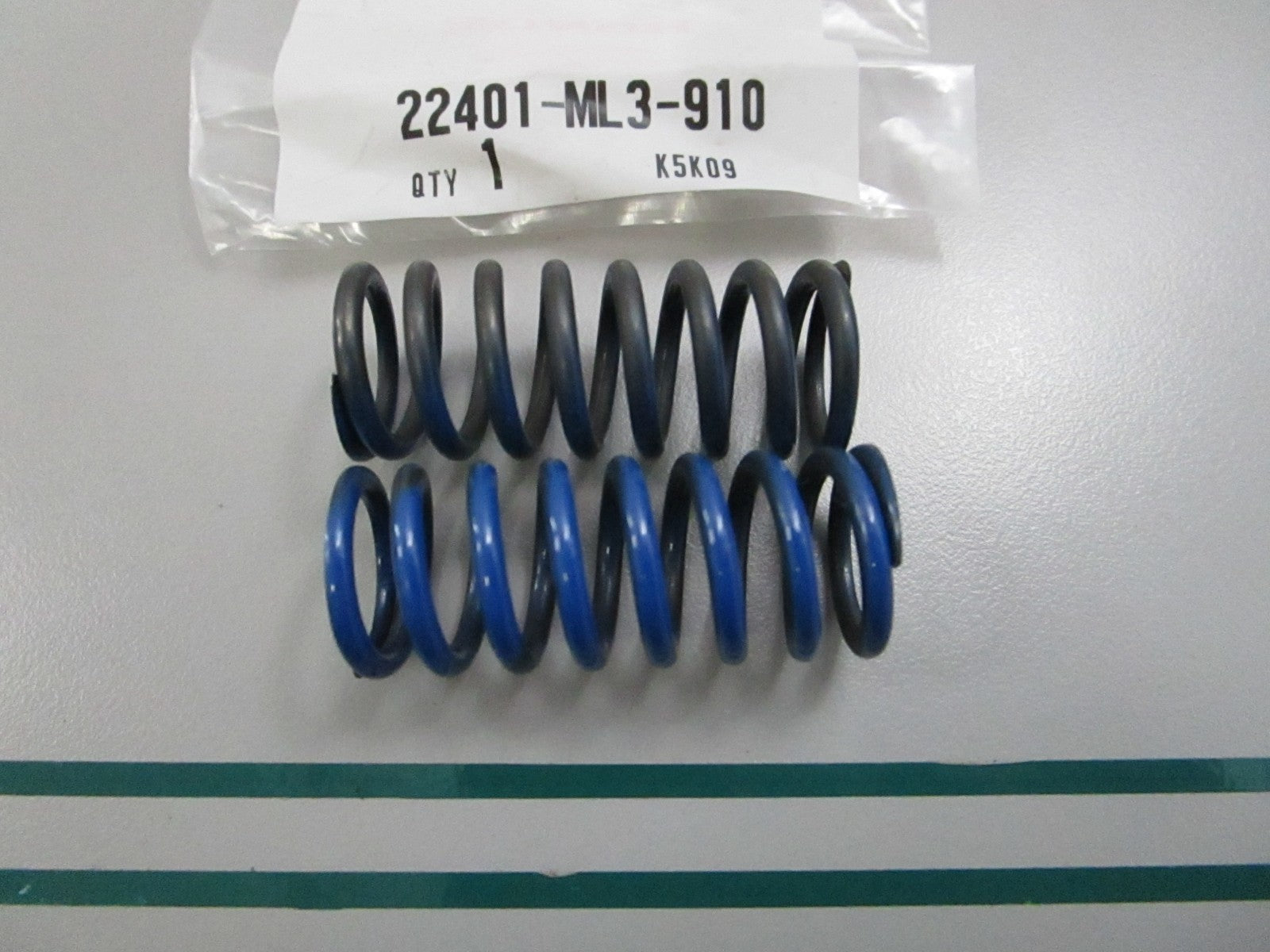 NEW OEM (LOT OF 2) 22401-ML3-910 Honda Spring 0810