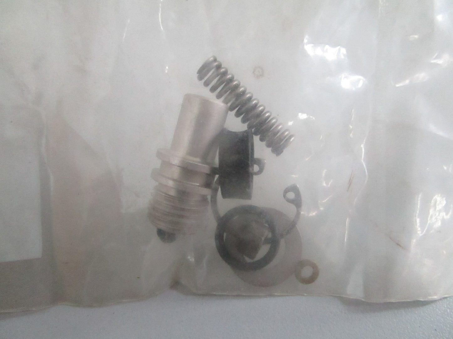 NEW OEM 173260 0173260 OMC Johnson Evinrude Release Valve Kit 0820