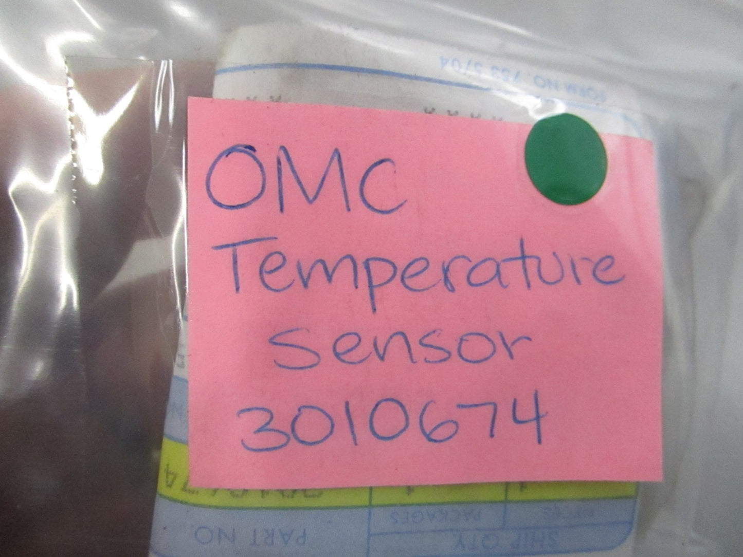 NEW OEM 3010674 OMC Johnson Evinrude Temperature Sensor 0810