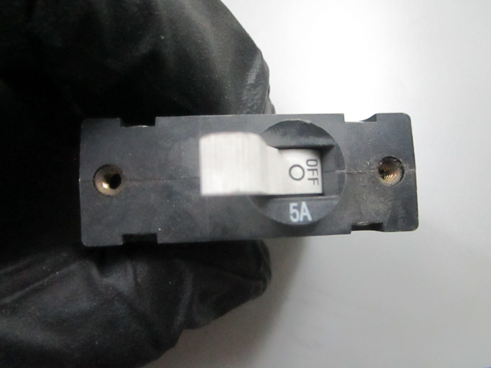 *NEW* 0810 Blue Sea 5A 250V AC/DC World Circuit Breaker AA-X0-09-705-X11-P