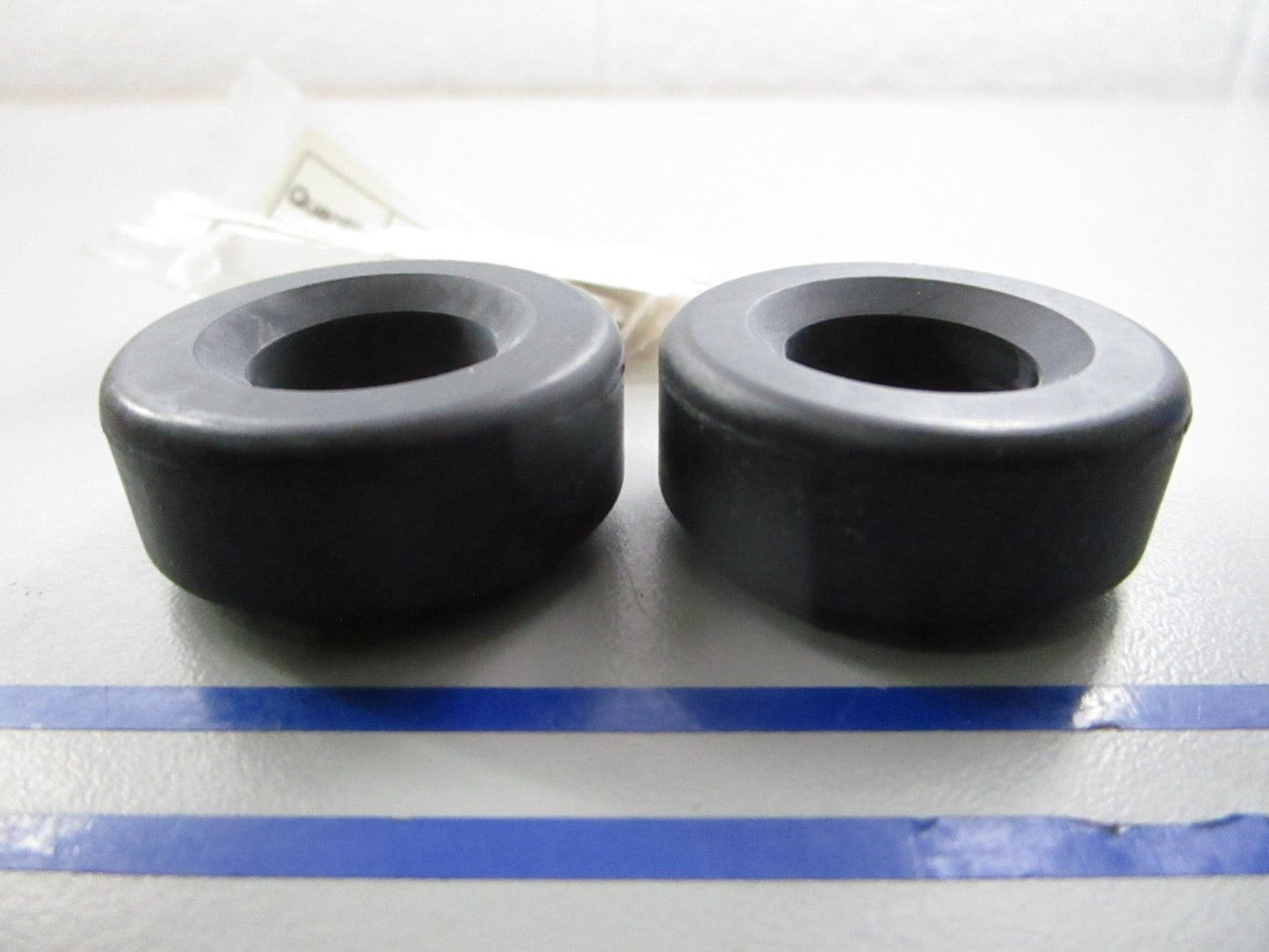 NEW OEM (LOT OF 2) 3R0-61337-1 3R0613371 Tohatsu Upper Rubber Damper 0810