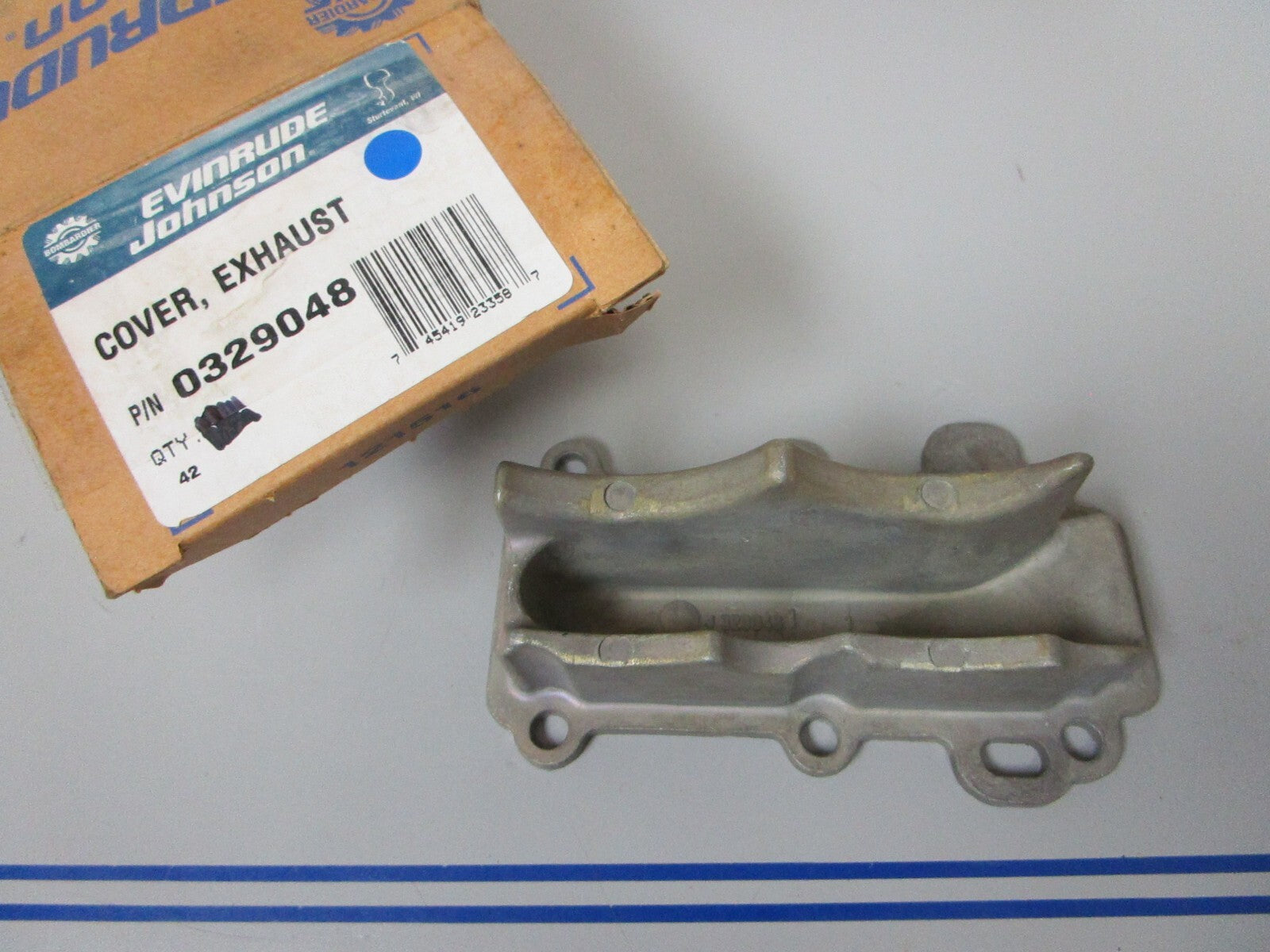 *NEW OEM* 0810 OMC Johnson Evinrude Exhaust Cover 329048 0329048