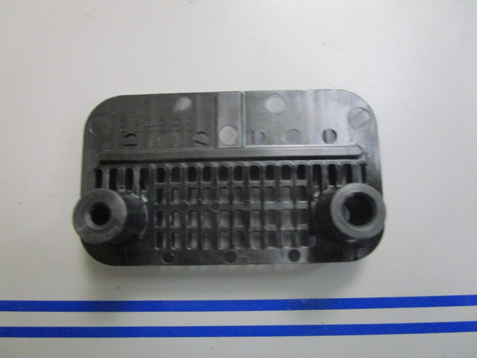 *NEW OEM* 0810 OMC Johnson Evinrude Inlet Screen 353692 0353692