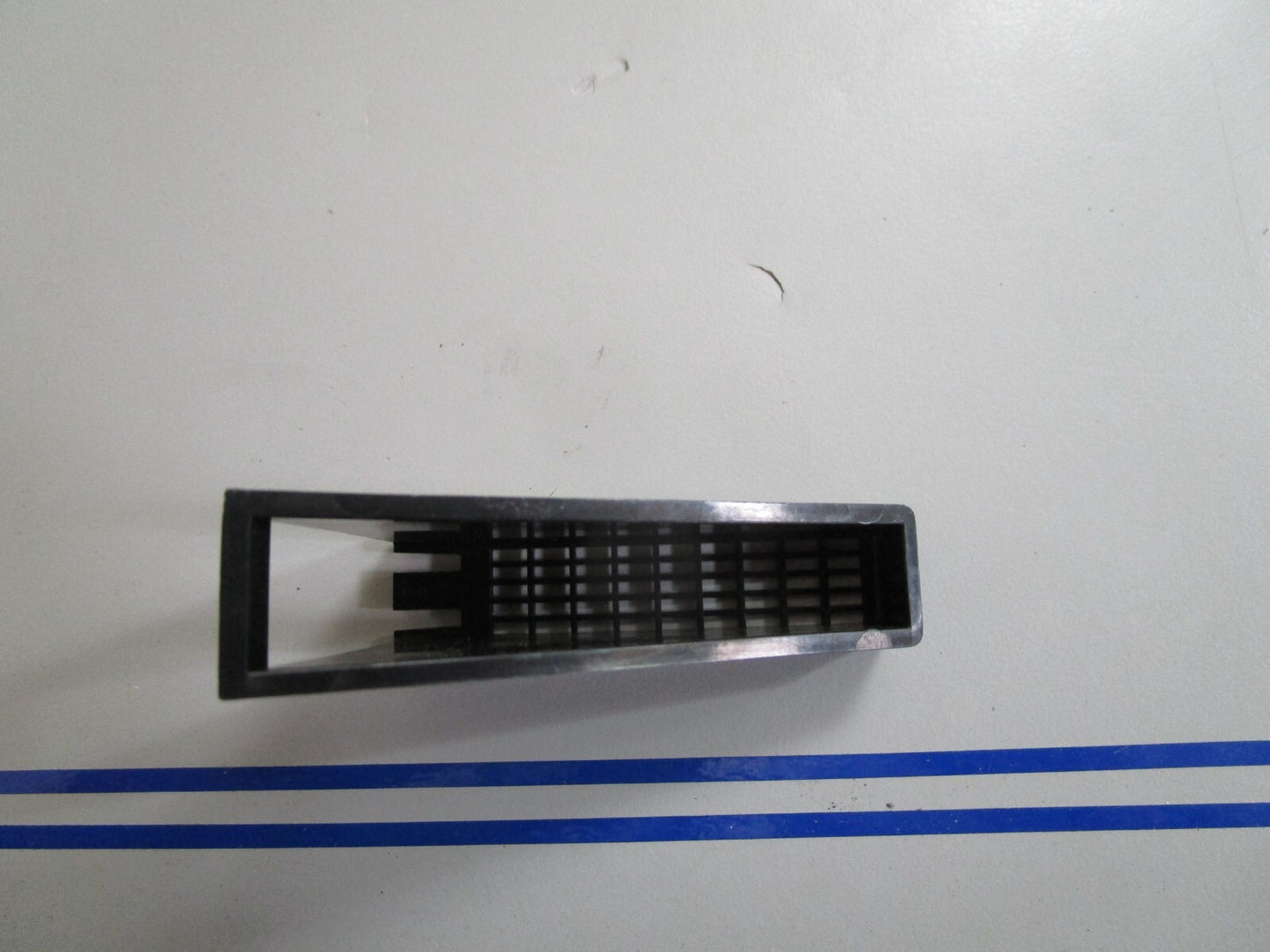 *NEW OEM* 0720 OMC Johnson Evinrude Screen 333233 0333233