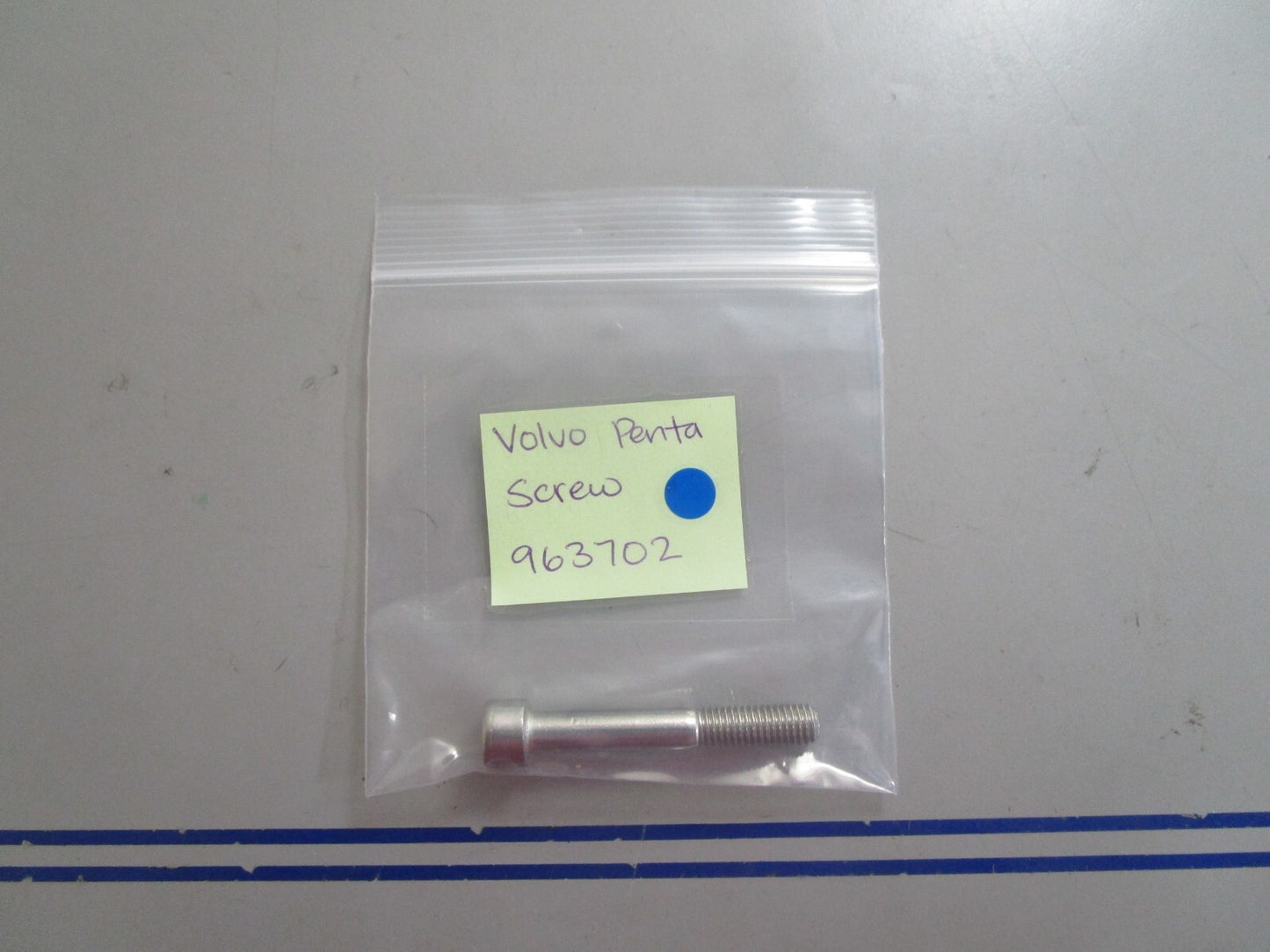 *NEW OEM* 0810 Volvo Penta Screw 963702