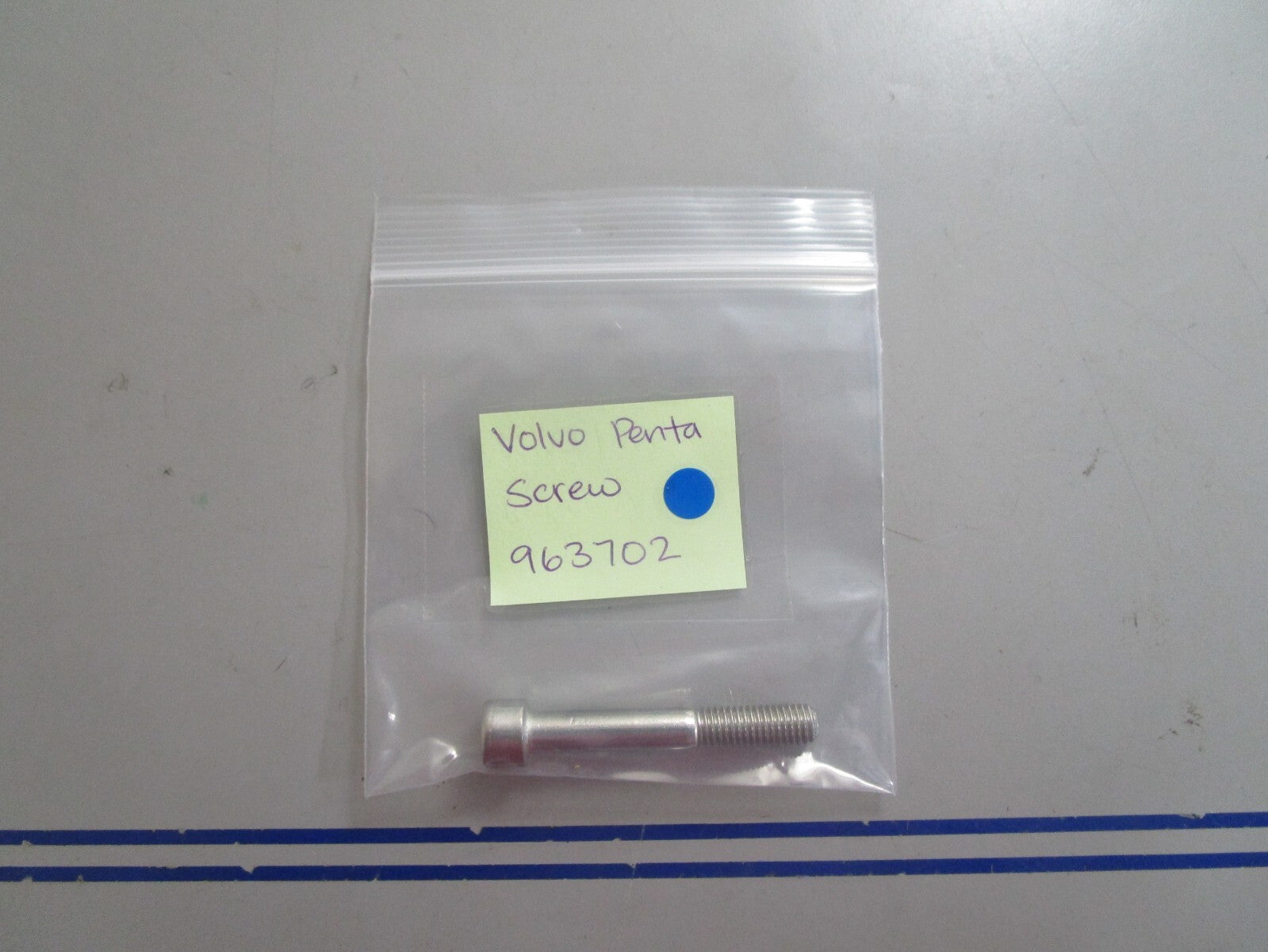 *NEW OEM* 0810 Volvo Penta Screw 963702